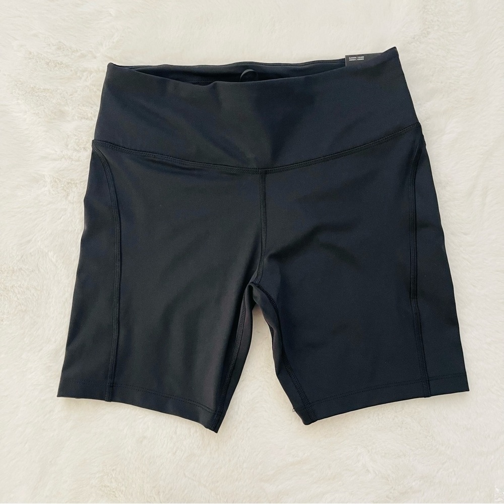 Nike Women’s Sports Bra/ Spandex Shorts Set - Picture 5 of 12